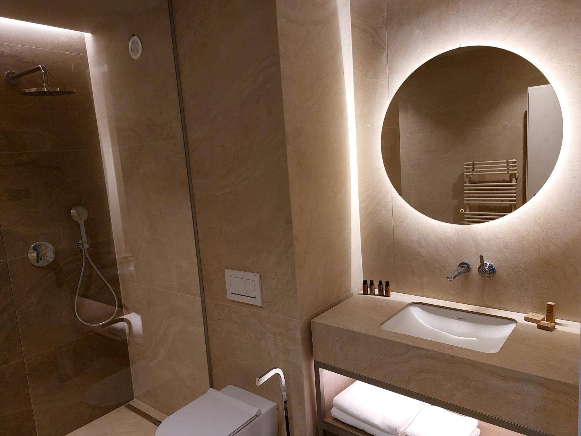 Tivoli Boutique Inn Любляна Екстериор снимка